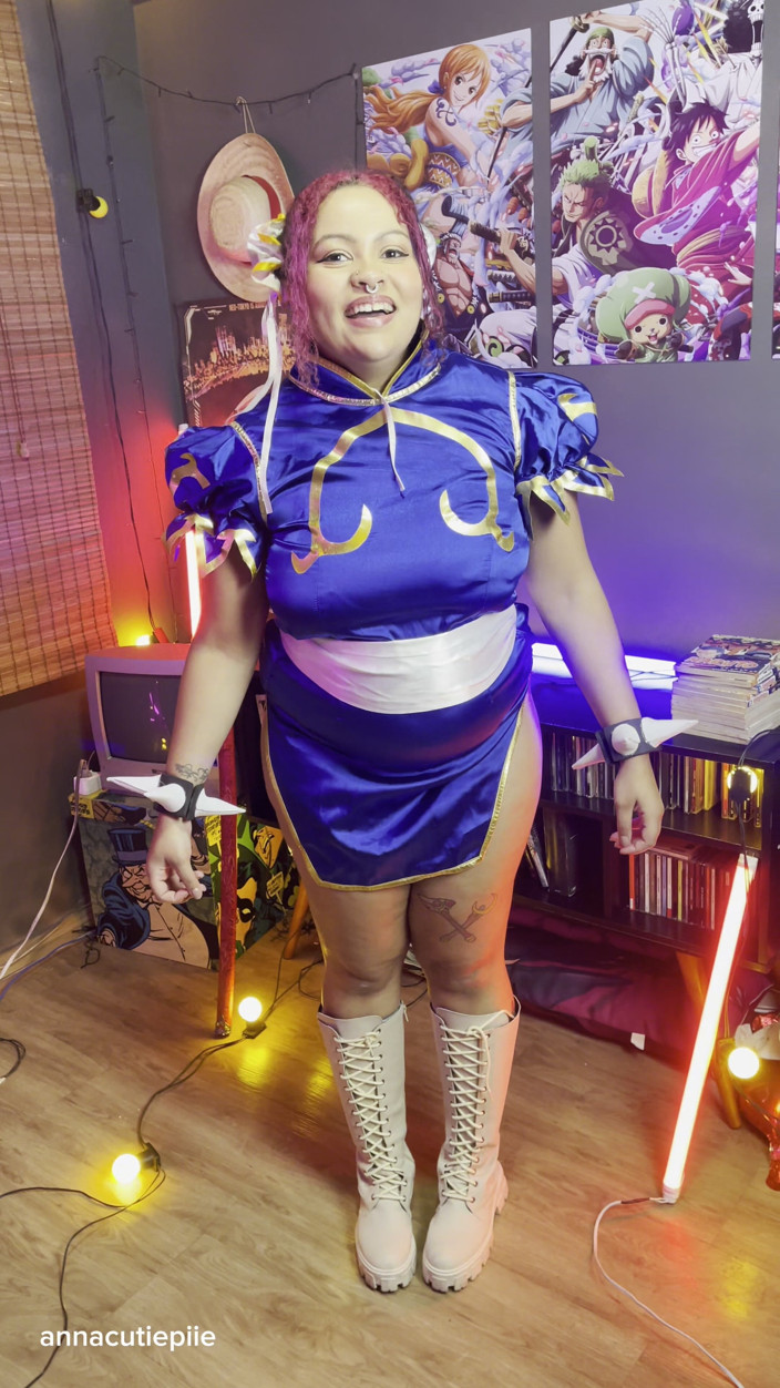Anna Bloom: Chubby Girl Chun-li Photoshoot Making of Thick Curves Cosplay Behind...