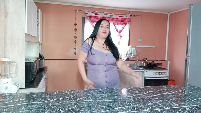 Kellyhotstepmom: Love I Invite You to My House. I Am Honey