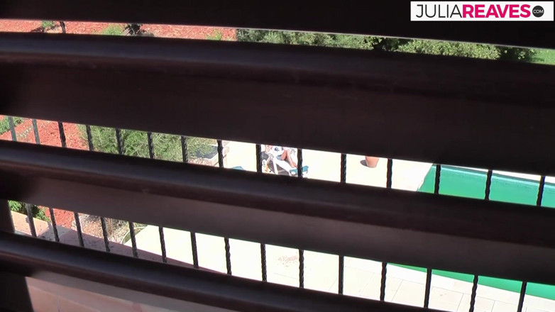 Kinky Bitches: The perverted couple fuck at the hotel pool