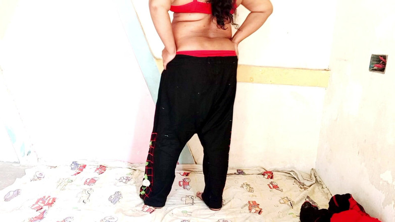 Sanamkhan: Femme desi sexy en solo