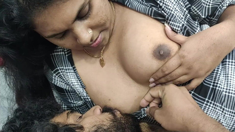 Vaigavarun45: Shirt Open and Hot Boobs Suck, Mallu Couple Hot Boobs...
