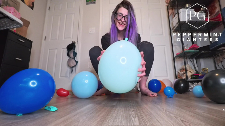 Peppermint Giantess: Giantess Non-pop Balloon Squish Asmr | Squeaky Feet &amp; Hands, Slow Smushing,...