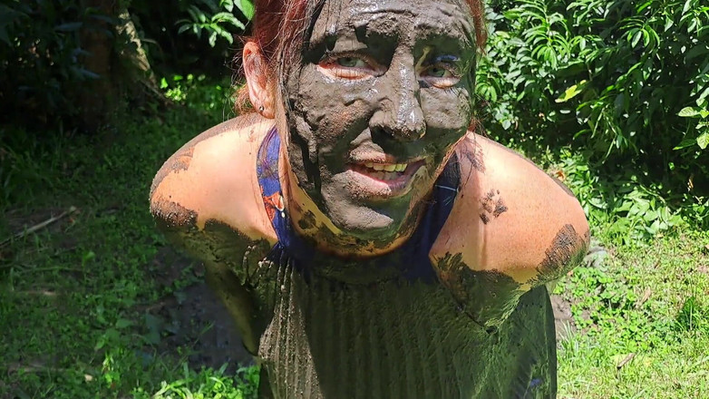 Thefetishgirl: 泥の中のローファーズ