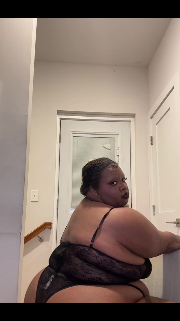 Monique Starr: Can I Ride You Like This?