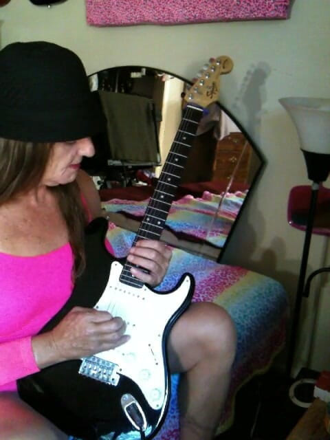 Lizzy Yum vintage and behind the scenes interviews: Lizzy yum Vintage और परदे के पीछे 32