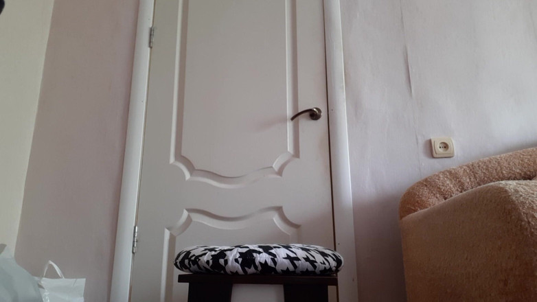 Lesbian-illusion: 穿着红色迷你裙的大奶子秘书在办公室冒险自慰湿润的阴户