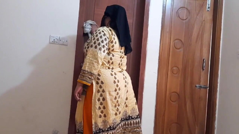 Aria Mia: Muslimischer dicker arsch &amp; riesige möpse