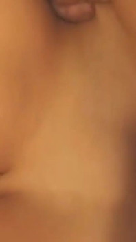 Ahegao Tgirl mengusap zakar berdenyut bocor zakar precum di mana-mana