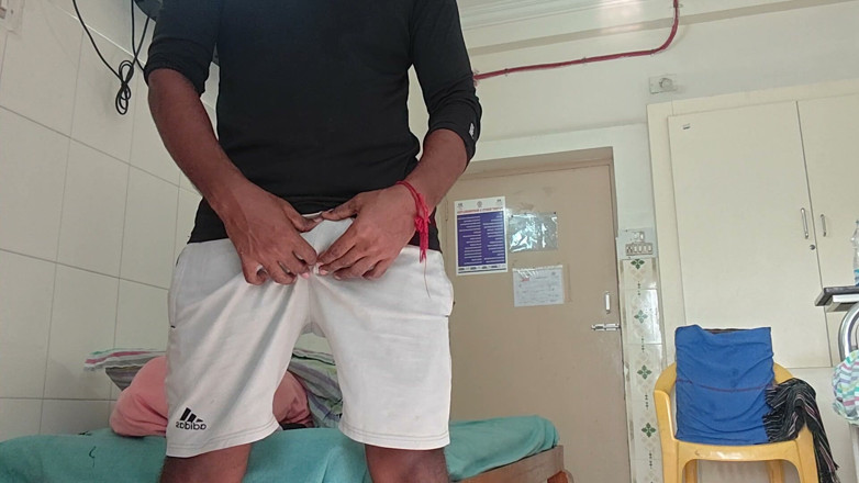 KUMBHA MANOJ KUMAR: Xhard - เตียงในโรงพยาบาลรอคนไข้