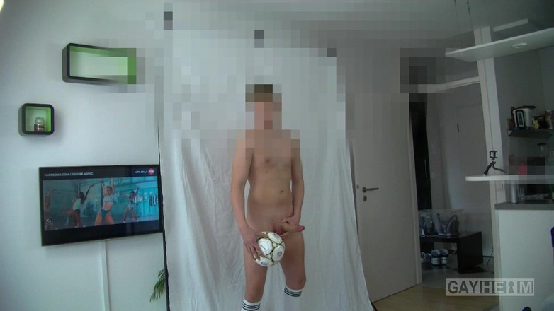 GAYheim: Casting Audition Med En 19-årig blondin Twink