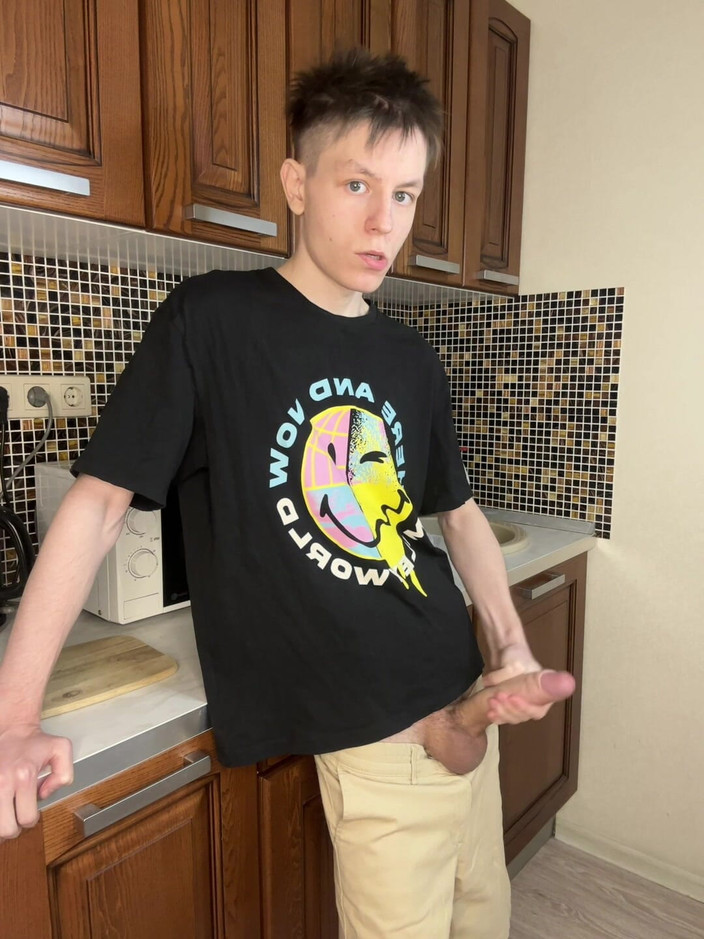 Morflot24: La delicia de esperma de Young Twink