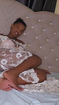 Kenyan Home Maid Fingering Herself