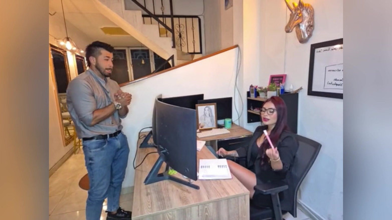 AlejandraPalacios: Saya tidak setia kepada suami saya lagi! Dengan pekerja gudang...