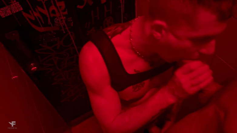 Falcon Al: Klubbens säkerhetsvakt hjälpte mig att komma in, men jag var...