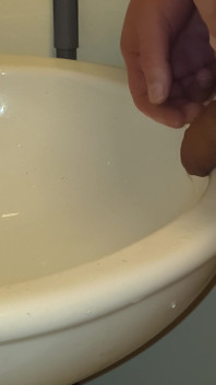 Peeing for Those That Like to Watch