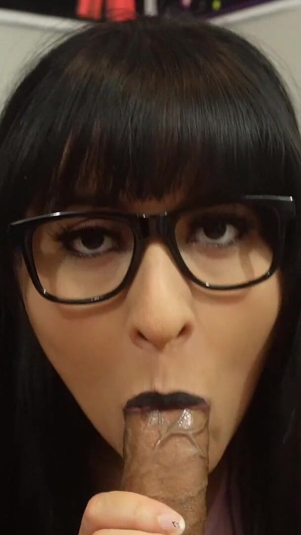 VickyVixen: 如果你射精，你就输了
