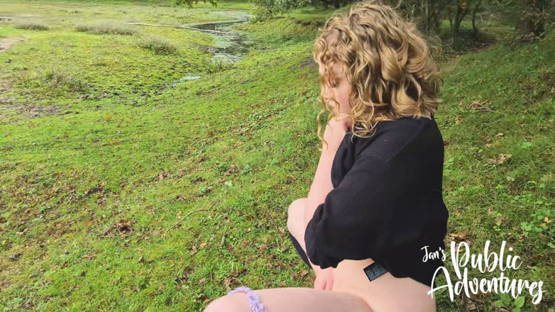 Sarah Calanthe: Mi sditalino la figa nella foresta