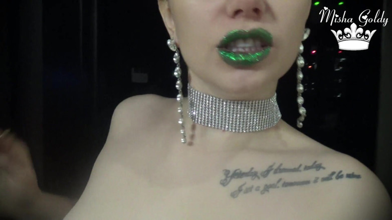 Goddess Misha Goldy: Leche dura para mis labios verdes brillantes