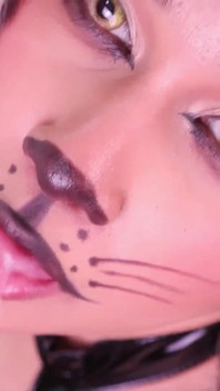 Отчим трахает все дырки его кошечки!