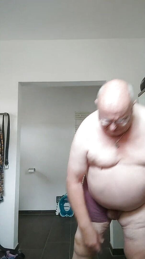 Karlchengeil: 샤워 전, 중, 후장