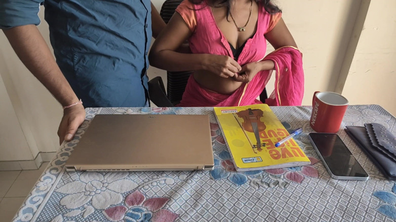 Mumbai Ashu: Bà đã làm tình với chàng trai văn phòng âm thanh tiếng...