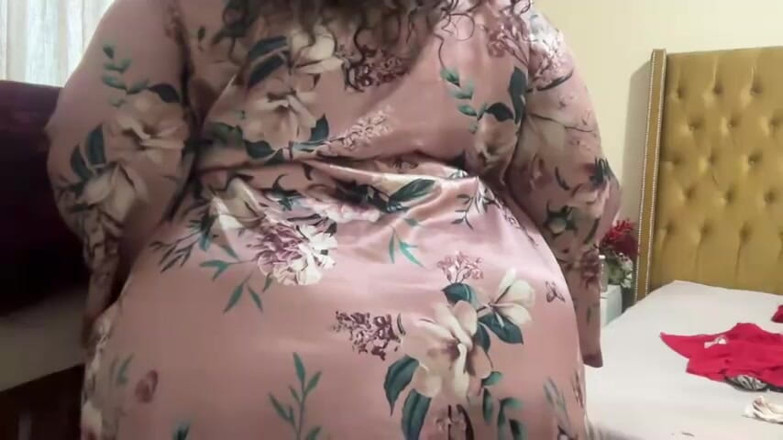 Legendary Booty Overdose: Rondborstige bbw stripteasing &amp; kreunende fetisj