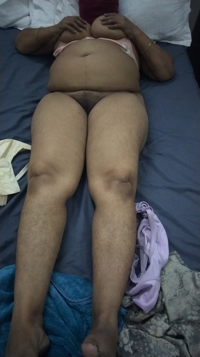 Tamil lesbian: Dirty Talking Hot Tamil Aunty