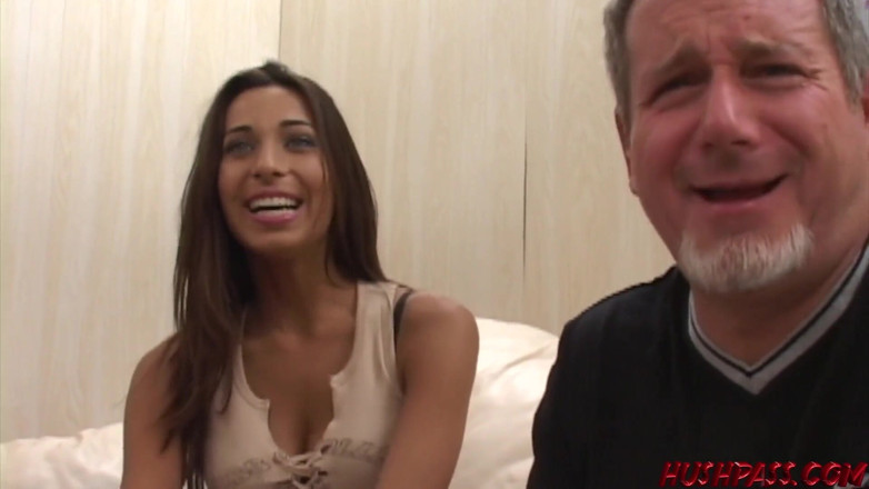 Hush Hush Entertainment: โลกหนังโป๊แตกตื่นกับมือใหม่ทิฟฟานี่ เทย์เลอร์