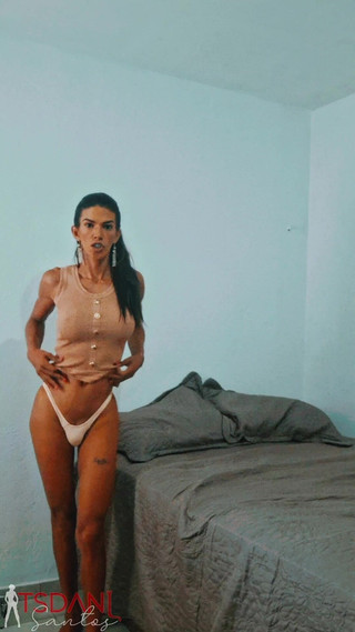 Tsdanisantos1: Daniela Santos'un ağzına çok fazla boşalması ne büyük bir zevk.