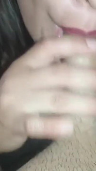 내 얼굴에 사정할 때까지 부자 펠라 집에서 촬영한 영상