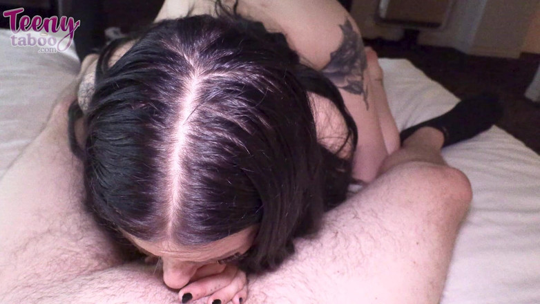 Teenytaboo: Lily la ragazza delle vendite anale