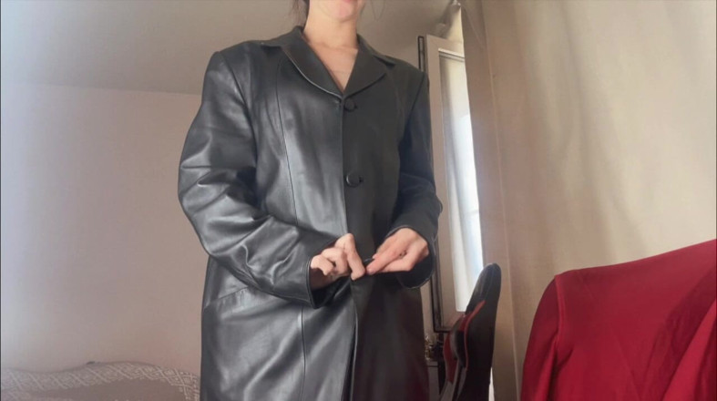 Skinny_lady69: Look Into My Eyes and Don't You Dare Look Away.