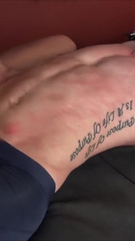 Verbindungs-junge rob zerstört.