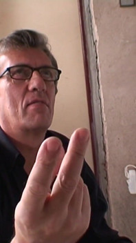 Vecchie bambole da scopare - la vecchia scoreggia Frank Zero si scopa una giovane cagna in Cantina