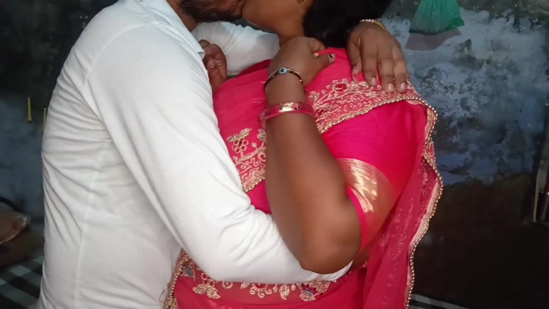 Yourgeeta8899: Desi dorpsvriendin roze poesje neuken