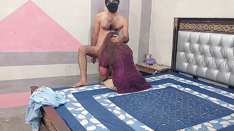 Pakistani CoupleX: भाभी कमरे की सफाई कर रही थी, सौतेले भाई ने उसे नई नौकरानी बना दिया और उसे छोड़ दिया, भारतीय देसी भाभी कुत्ते शैली में गांड चुदाई सबसे अच्छी