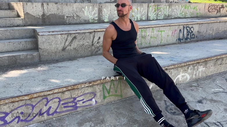 Gay porn: He Noticed a Guy He Saw on a Gay App,...