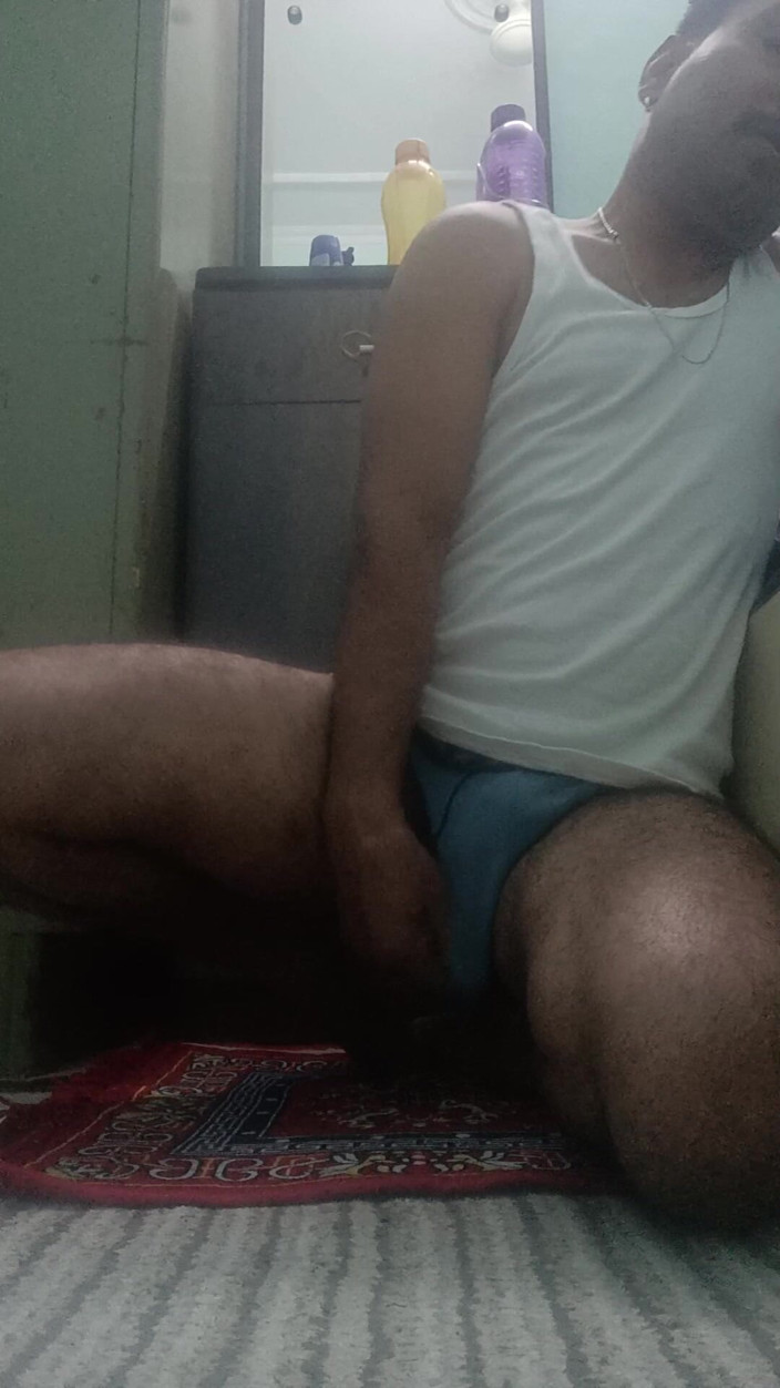 Rajasthani-old-lover: Ofițerul de poliție indian desi este supt și face duș cu...