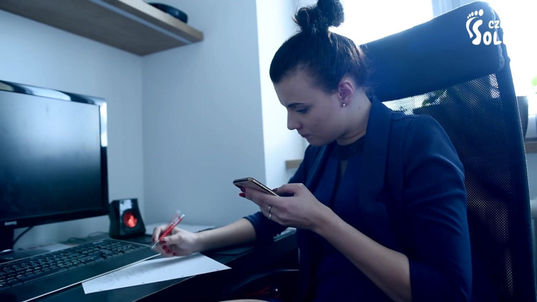 Czech Soles - foot fetish content: Hai di nuovo incasinato il lavoro? I miei piedi ti...
