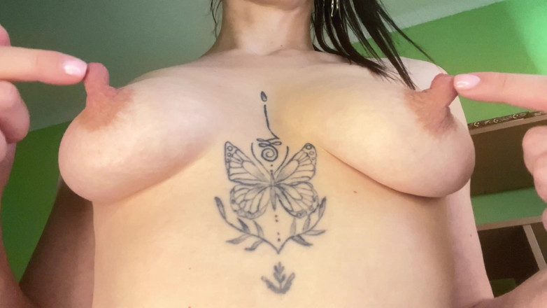 Kristi Ren: Diese Nippel Sind so Riesig, Dass Sie Mein Lieblingskleid in...