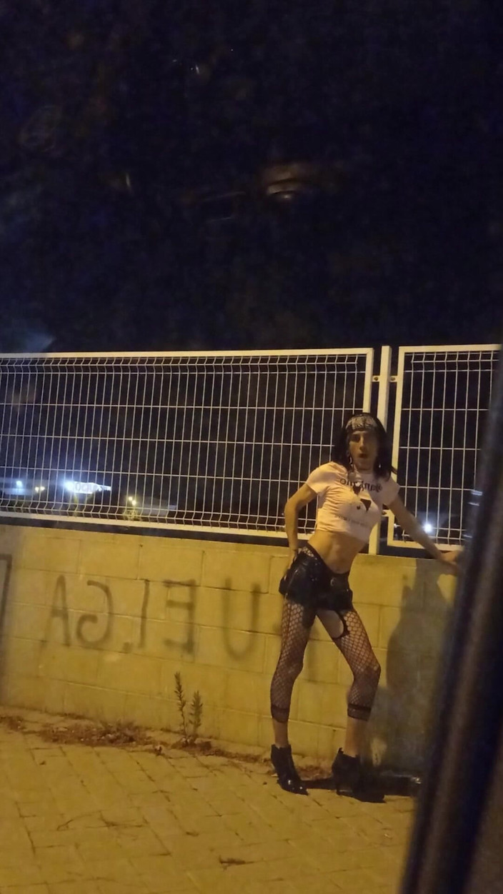 Penelopene27: Transvestiten-exhibitionistin im freien teil 1