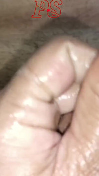 Indische Desi Bhabhi aftrekken met kokosolie