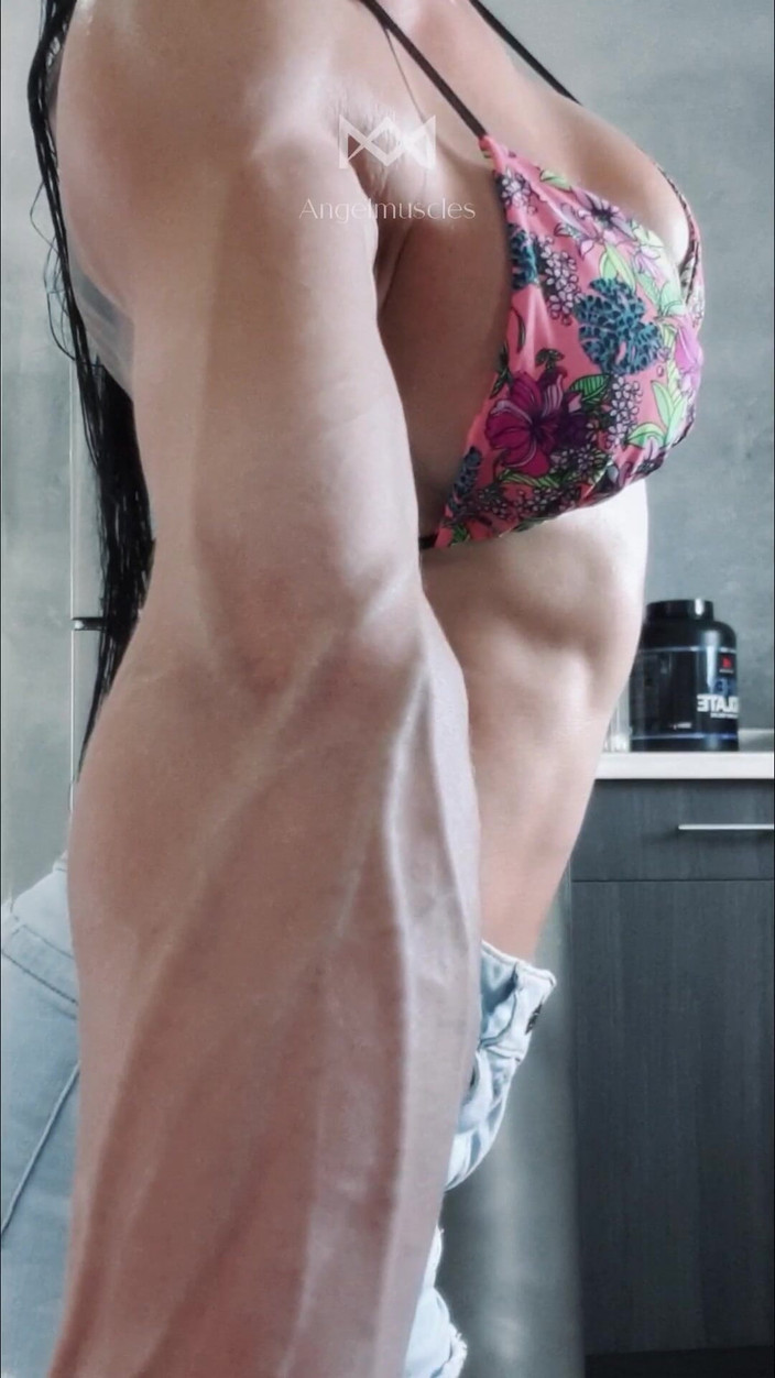 Angelmuscles: Solo Venas En Mi Cocina