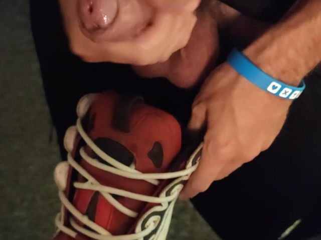 Took off His Chastity and Cum on Sneaker (Sneakersmax98)