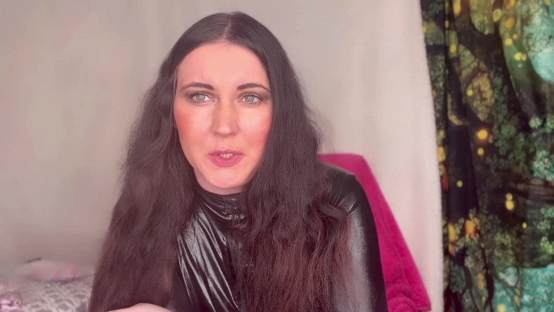 MissFFW: Miss Ffw prova diversi stili di capelli e bande