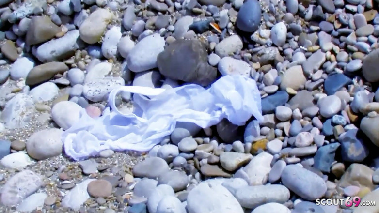 Full porn collection: Marion viene scopata anale dagli uomini delle telecamere sulla spiaggia...