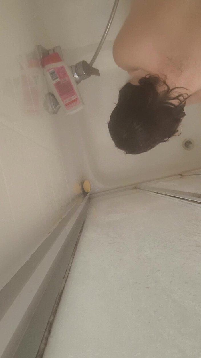 JanineLang: シャワーや髭剃り中のオーガズム