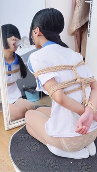 Sürtük bir kızla esaret ve bdsm