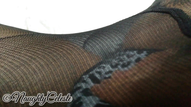 NaughtyCeleste: Masturbazione e orgasmo in collant neri e collant