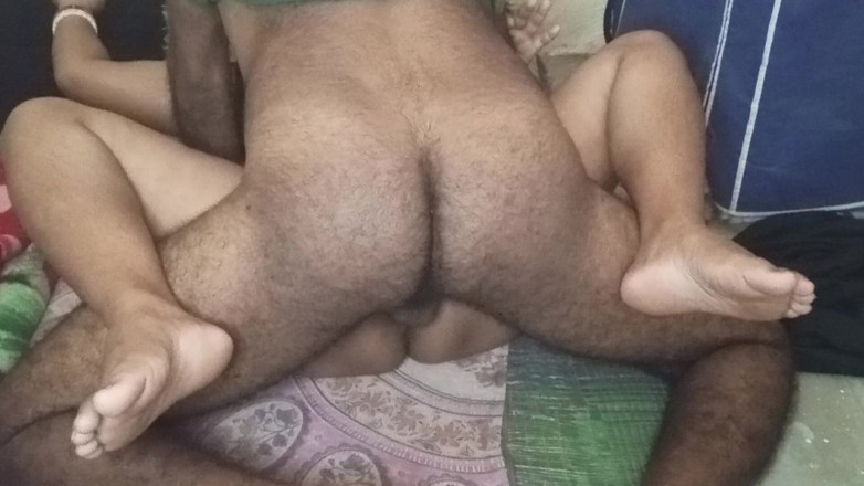 Mridulmadhu: Il video sexy completo di deshi del marito in hindi